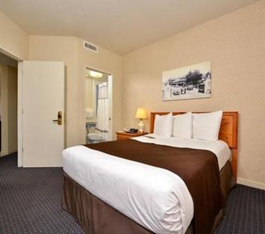 Lions Gate Hotel
