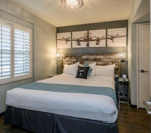 Lions Gate Hotel