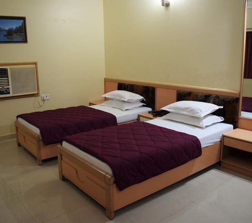 Hotel Valiant