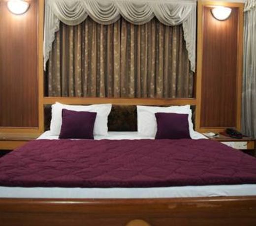 Hotel Valiant