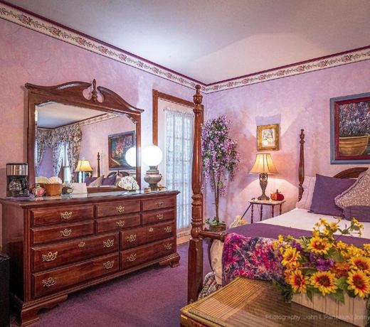 Cliff Cottage Inn - Victorian B&B and Boutique Hotel