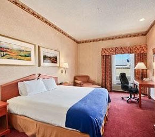 Fredericksburg Hill Country Hotel