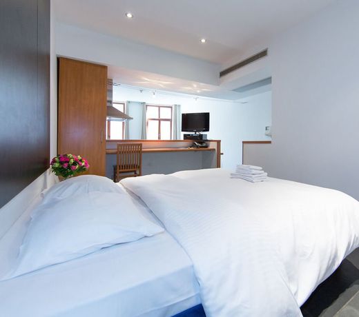 Azimut Flathotel Aparthotel