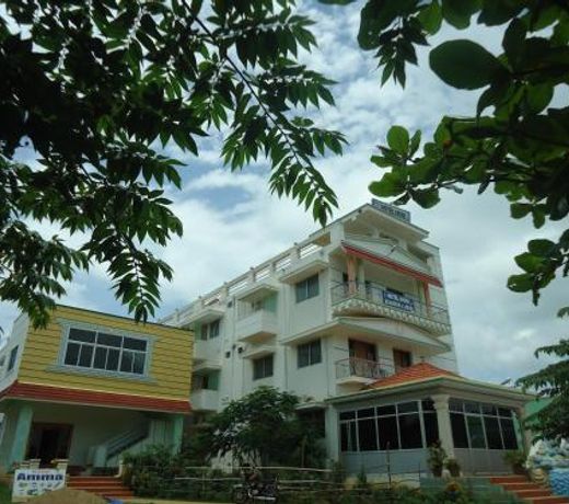 Aruvi Hotel