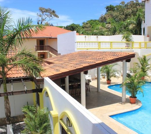 West Bay Colonial Hotel