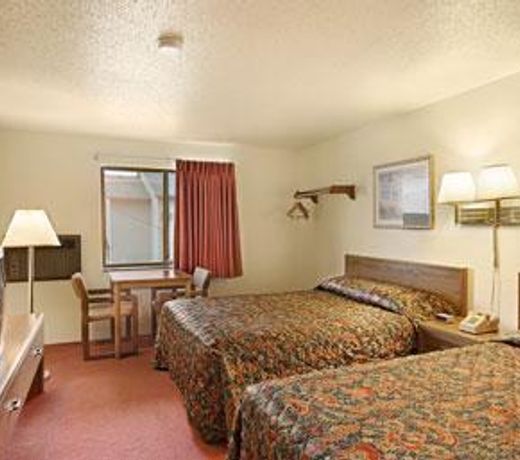 Super 8 by Wyndham Fergus Falls