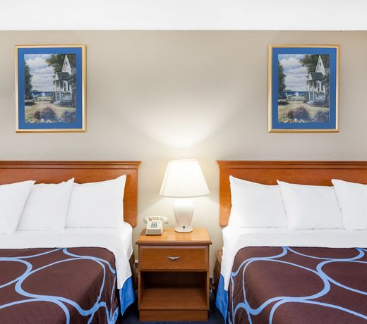 Super 8 by Wyndham Montgomery Maybrook