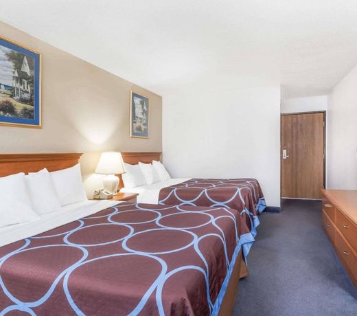 Super 8 by Wyndham Montgomery Maybrook