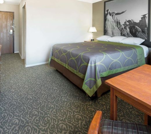 Super 8 by Wyndham Clayton