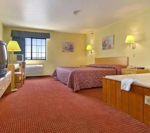Super 8 by Wyndham Defiance