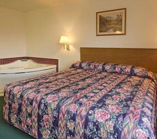 Super 8 by Wyndham Battle Mountain