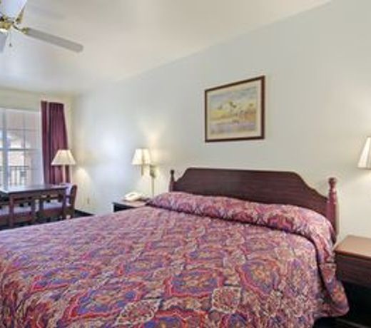 Super 8 by Wyndham Greenville