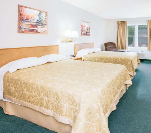Super 8 by Wyndham Brooklyn