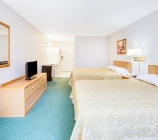 Super 8 by Wyndham Brooklyn