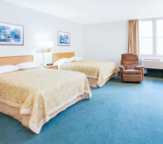 Super 8 by Wyndham Brooklyn