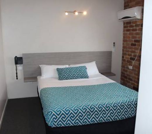 Sarina Beach Motel