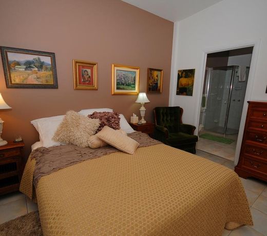 Barrington Village Retreat