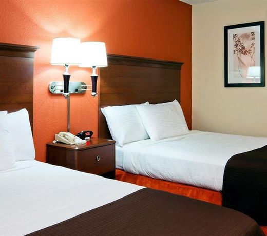 AmericInn by Wyndham Manitowoc