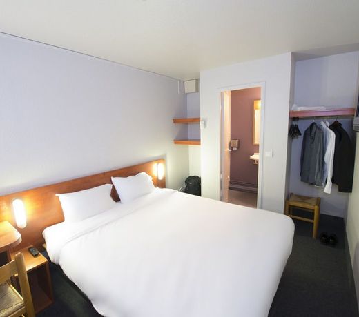 B&B HOTEL Clermont-Ferrand Le Brezet Aeroport