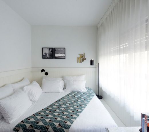Lily & Bloom Boutique Hotel