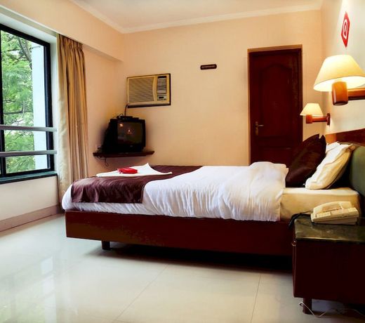 Hotel Sunshine By OYO Rooms