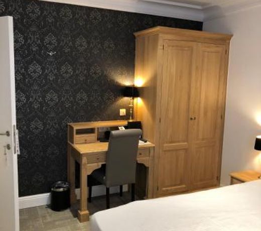 Golden Tree Hotel