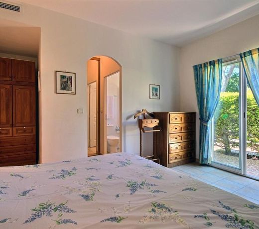 Villa Bois Dore