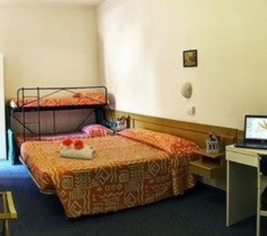hotel villa iris