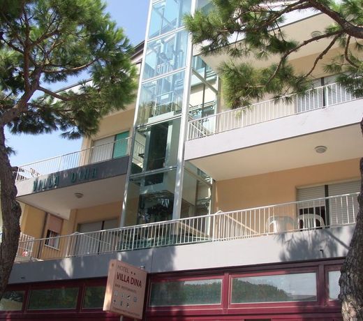Hotel Villa Dina