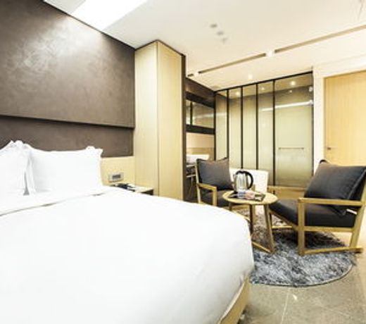 Richwell Hotel