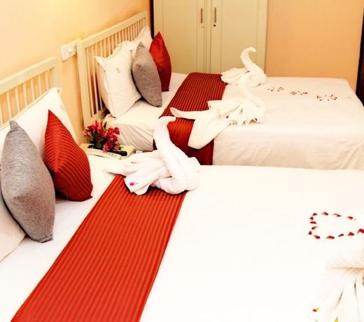 The Queensburry City Hotel