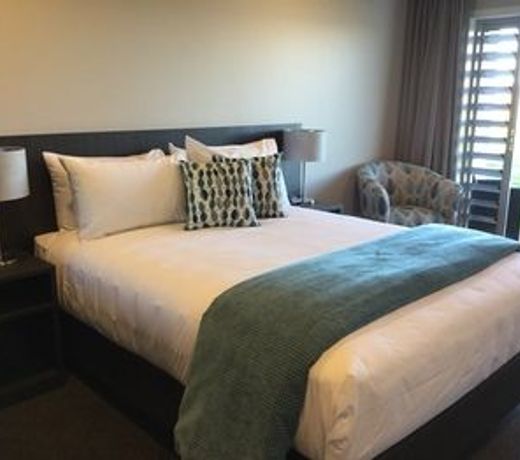 East Pier Hotel