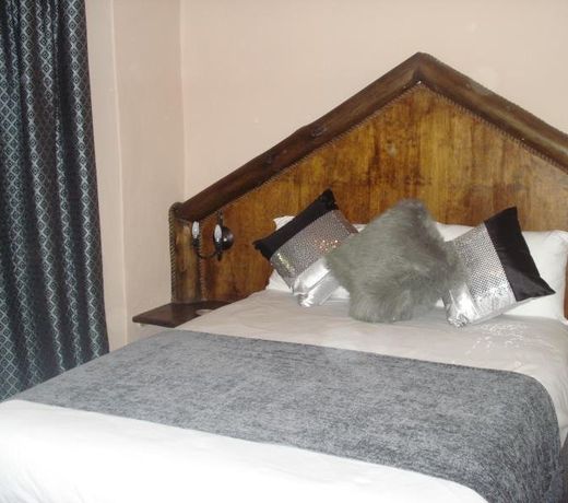 Motozi Lodge