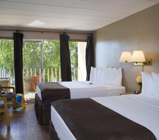 Delton Oaks Resort Motel