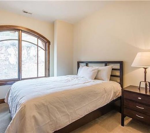 Fairway Springs by Lespri Management