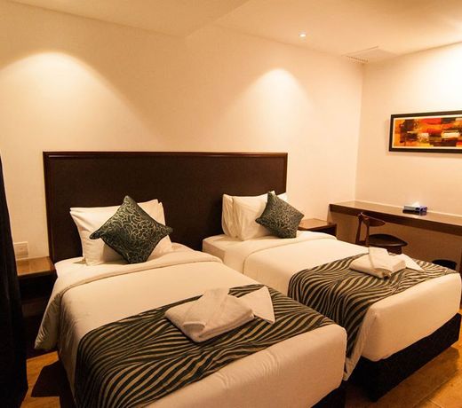 Belllo Hotel JB Central