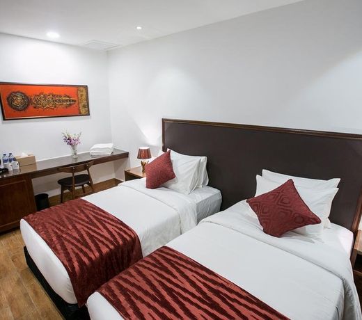 Belllo Hotel JB Central