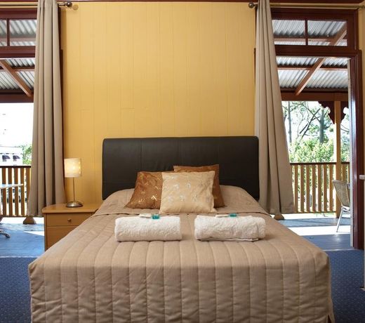 Yandina Hotel