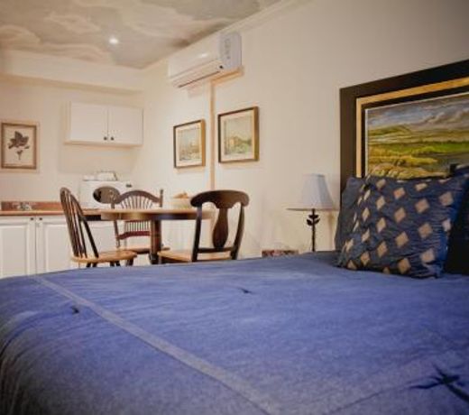 Maison Des Jardins B & B