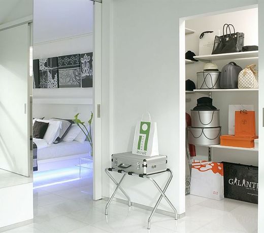 MAISON BOUSSON BED & BREAKFAST