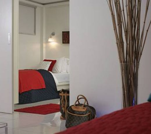 MAISON BOUSSON BED & BREAKFAST