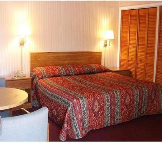 Red Carpet Inn - Augusta