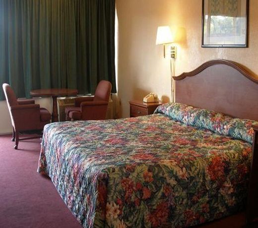 Red Carpet Inn - Augusta