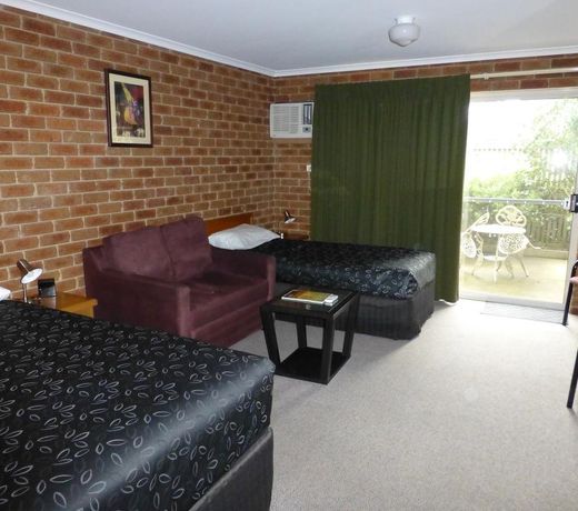 Inverloch Central Motor Inn
