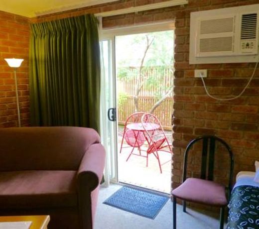 Inverloch Central Motor Inn