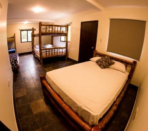 Paradise Project Hostal