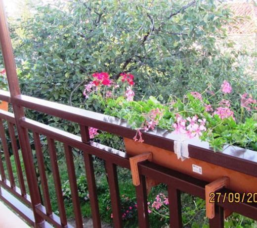Tinikos Guest House