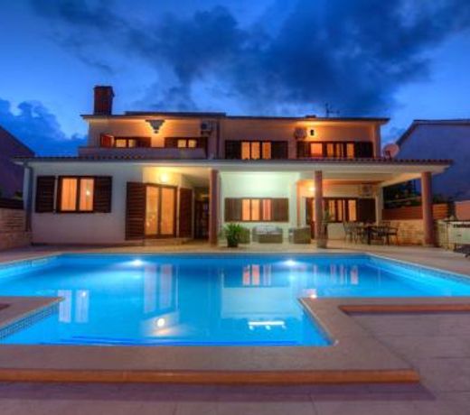 Villa Komel with Pool