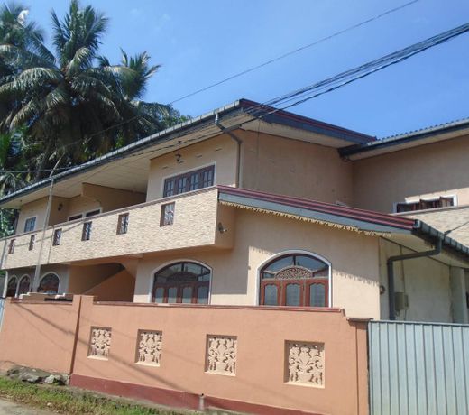 Shalona Holiday Home