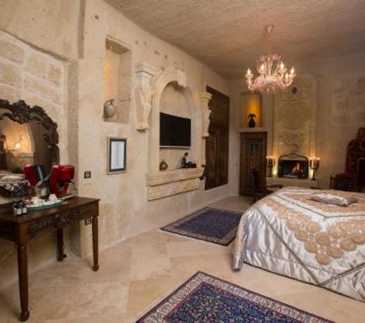 Elika Cave Suites & Spa